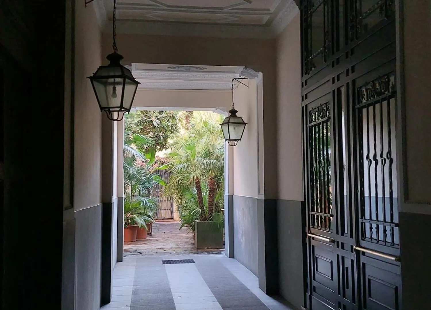 Farini 66 Villa Milano Italien